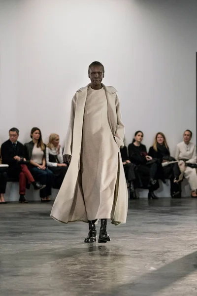 Look 4